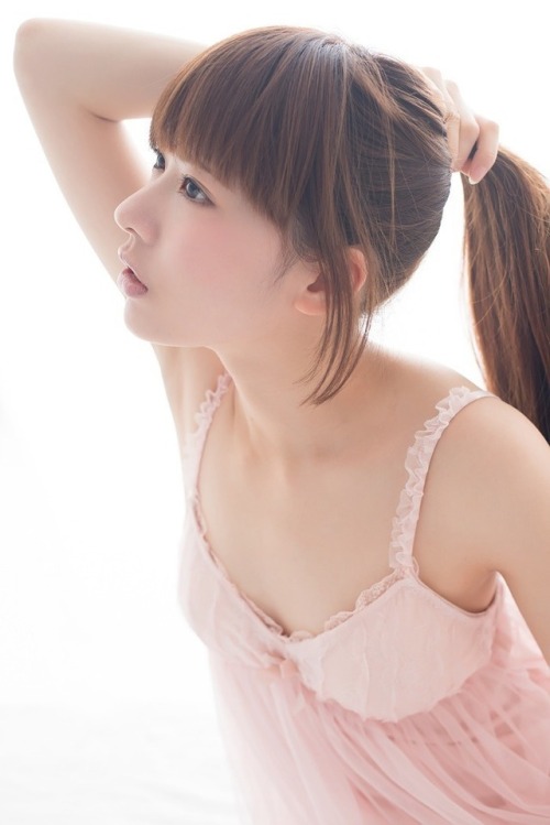 插的老婆“哎哟哎哟”的叫